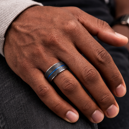 Man wearing Twinn Metal Blue contactless payment ring